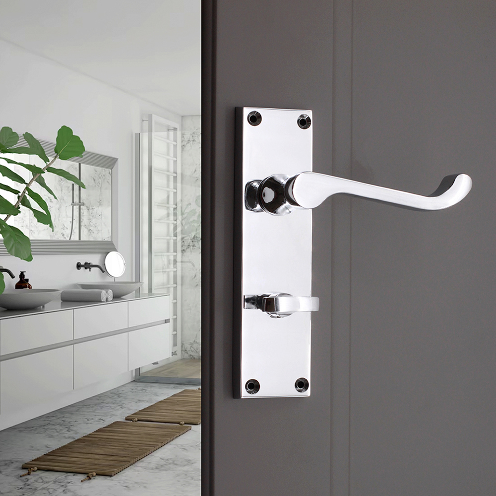 Spira Brass Victorian Polished Chrome Scroll Bathroom Lever Door Handle 2 Pack Image 2
