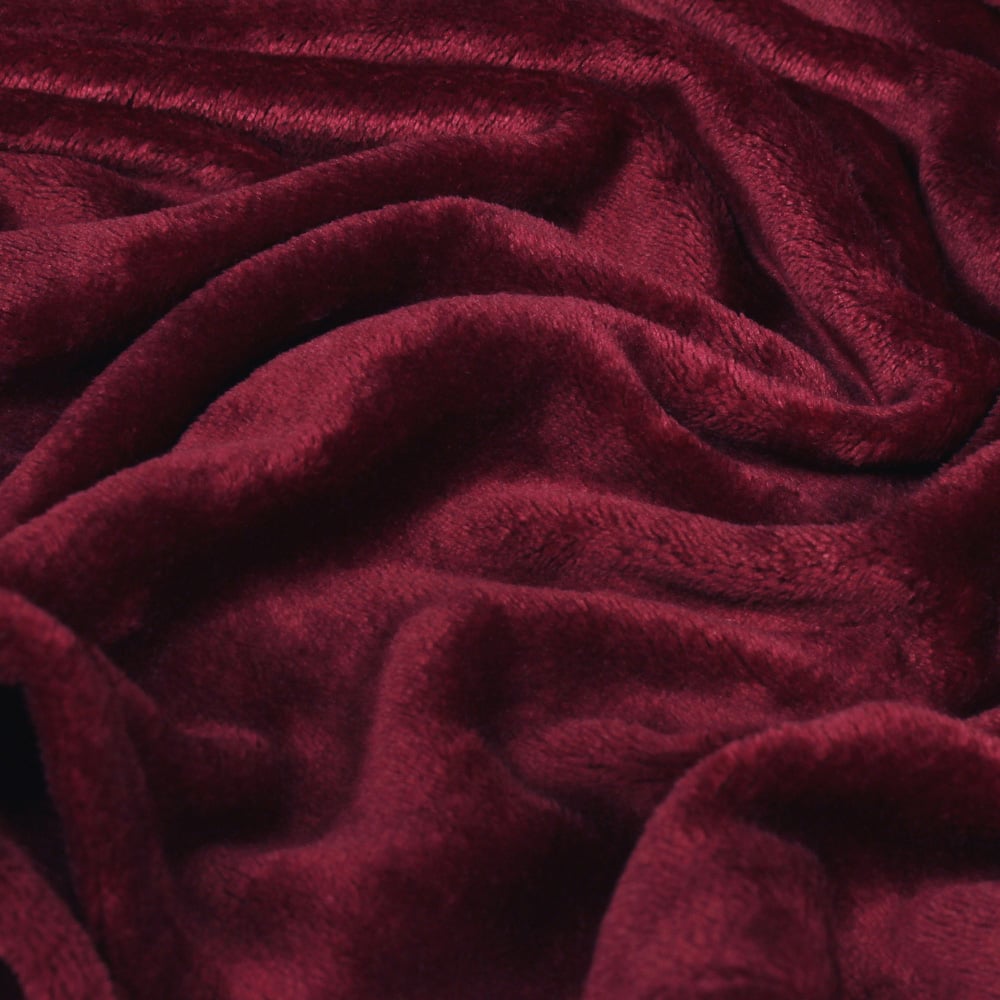 furn. Harlow Berry Fleece Throw 140 x 180cm Image 2