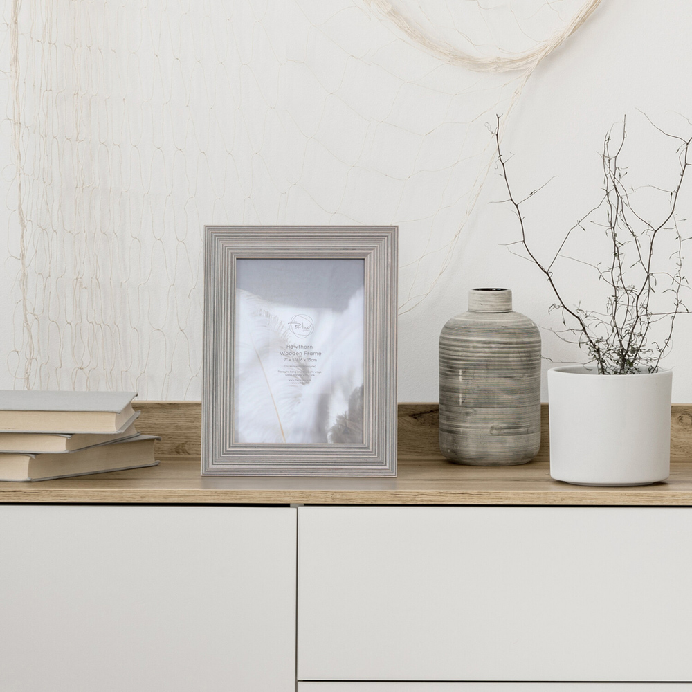 Hawthorn Wooden Photo Frame - Grey / 7 x 5in Image 2