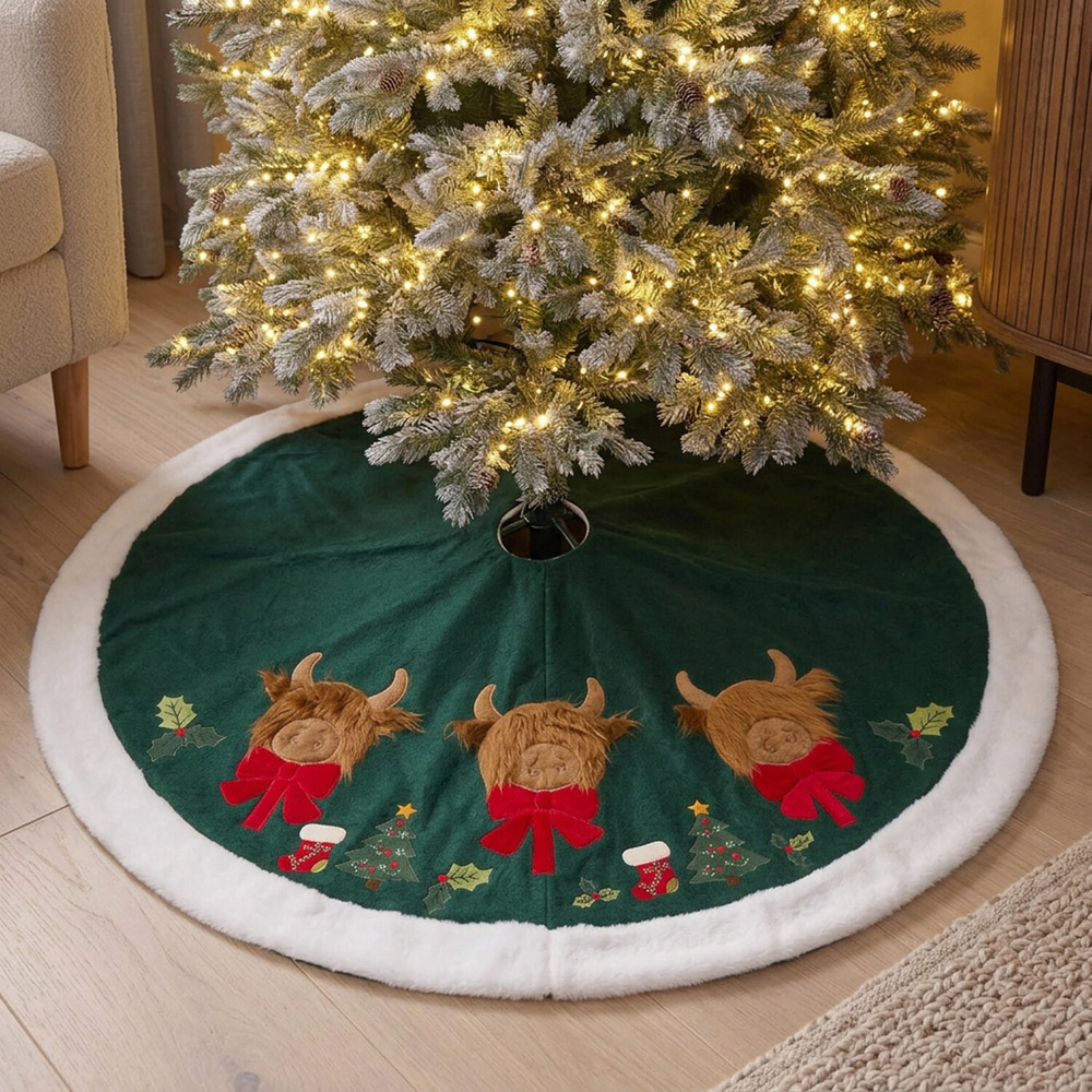 Christmas Highland Cow Tree Skirt Image 2