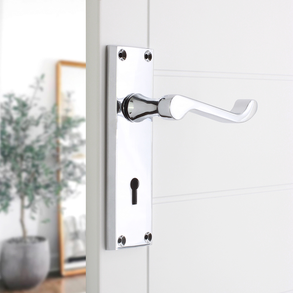 Spira Brass Victorian Polished Chrome Scroll Lock Lever Door Handle 2 Pack Image 2