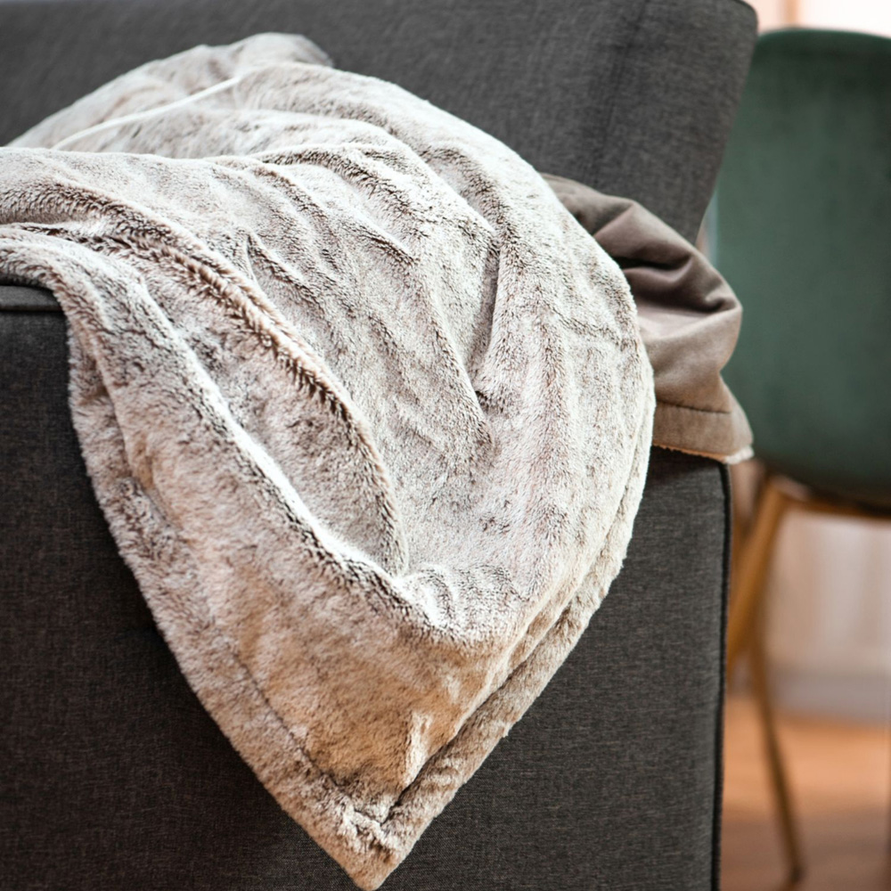 Beurer Cream Fluffy Nordic Electric Heated Throw 200 x 150cm Image 4