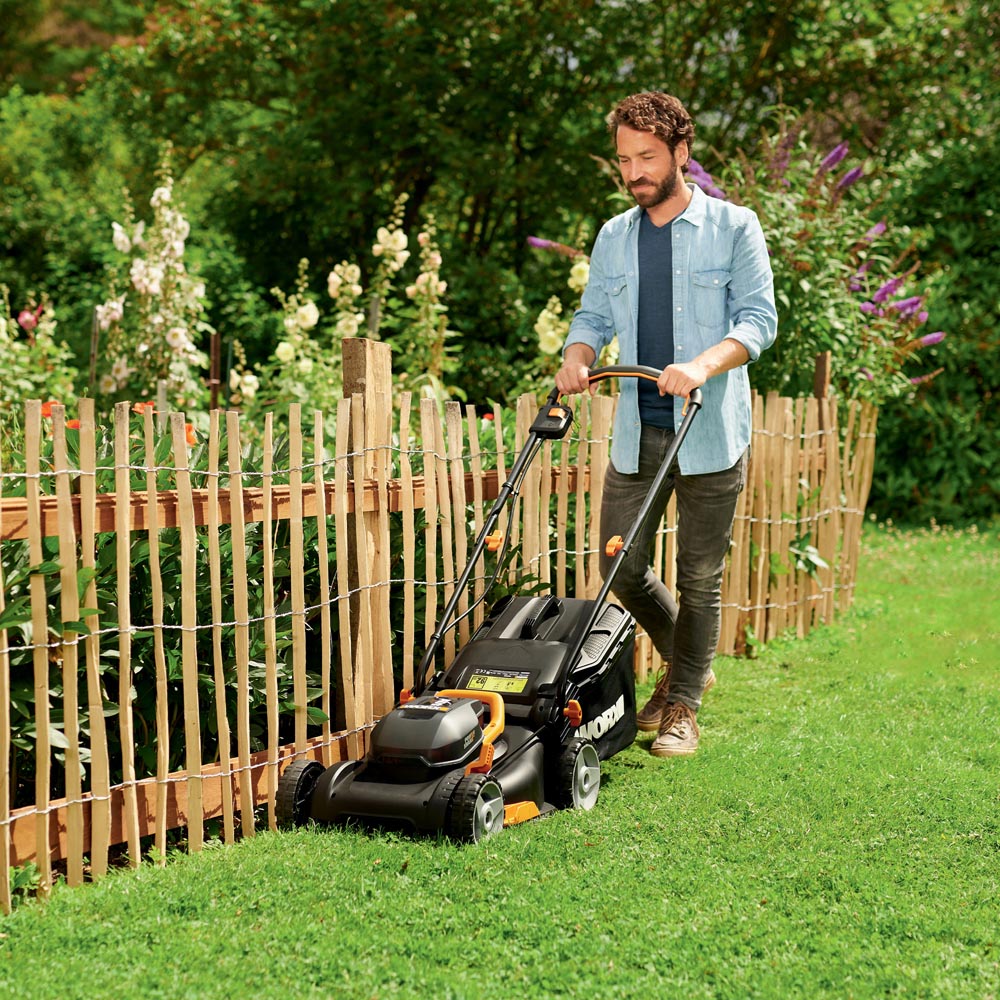 Worx WG743E.1 40V Cordless 40cm Lawn Mower with Batteries and Charger Image 2