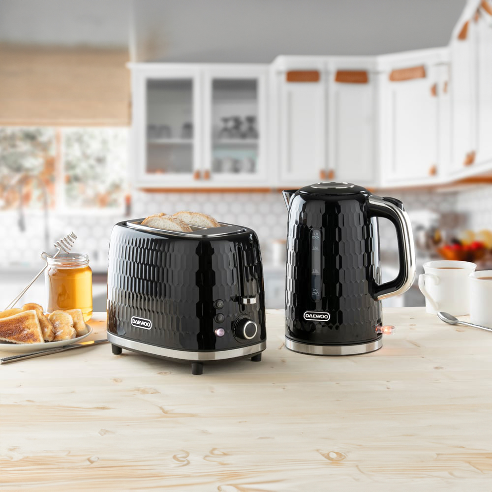 Daewoo Honeycomb Black 1.7L Jug Kettle Image 4