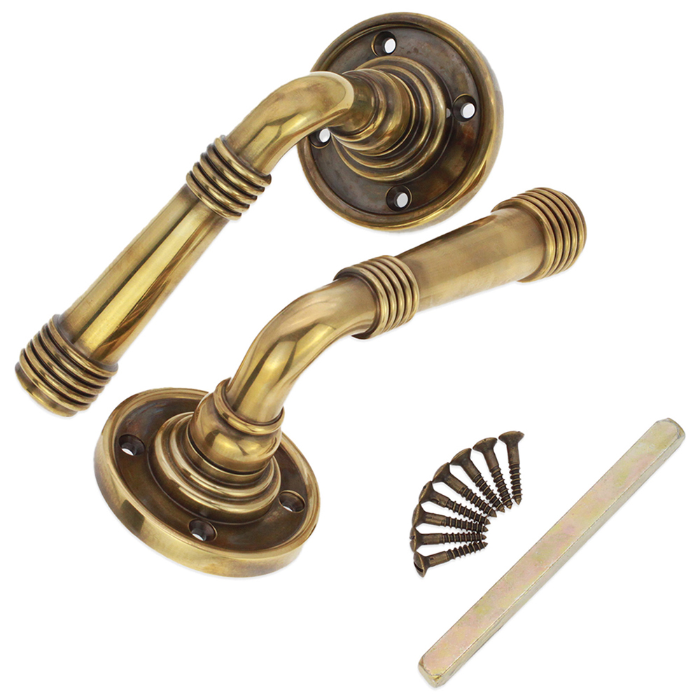 Spira Brass Beehive Aged Brass Lever On Rose Door Handle 2 Pack Image 4