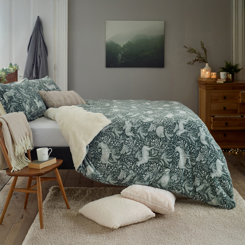Deyongs Single Dark Sage Woodland Folk Duvet Set Image 4