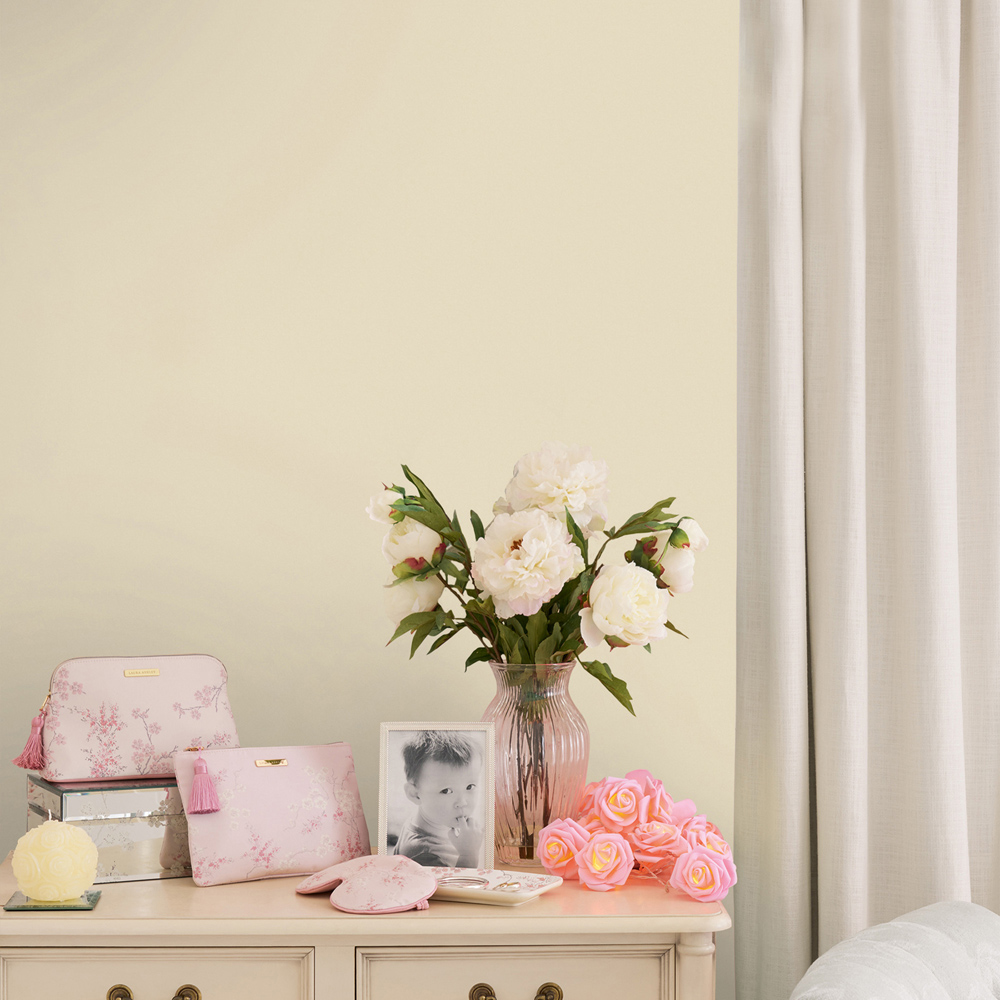 Laura Ashley Primrose White Matt Emulsion Paint 2.5L Image 4