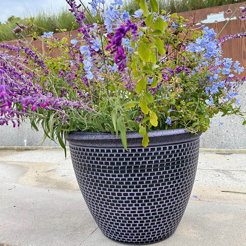 Gr8 Garden Cromarty Purple Plastic Round Plant Pot 36cm 2 Pack Image 2