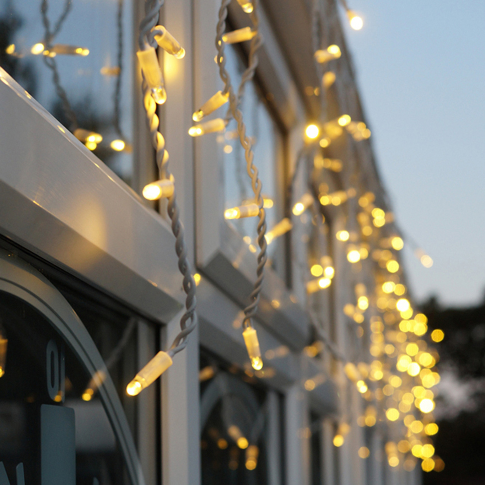 Eagle Connect 120 Warm White LED White Icicle Light 5m Image 3