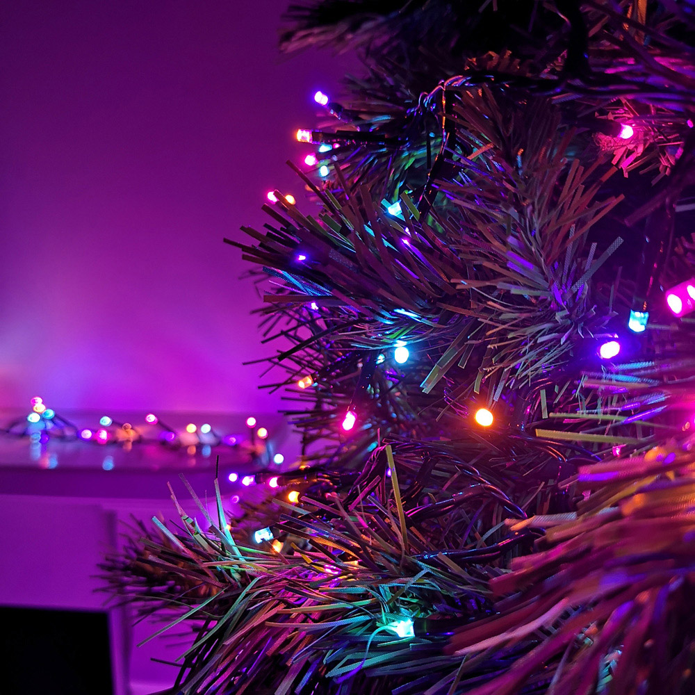 Premier ClusterBrights 2000 Rainbow LED Green Cable Cluster Light 25m Image 5