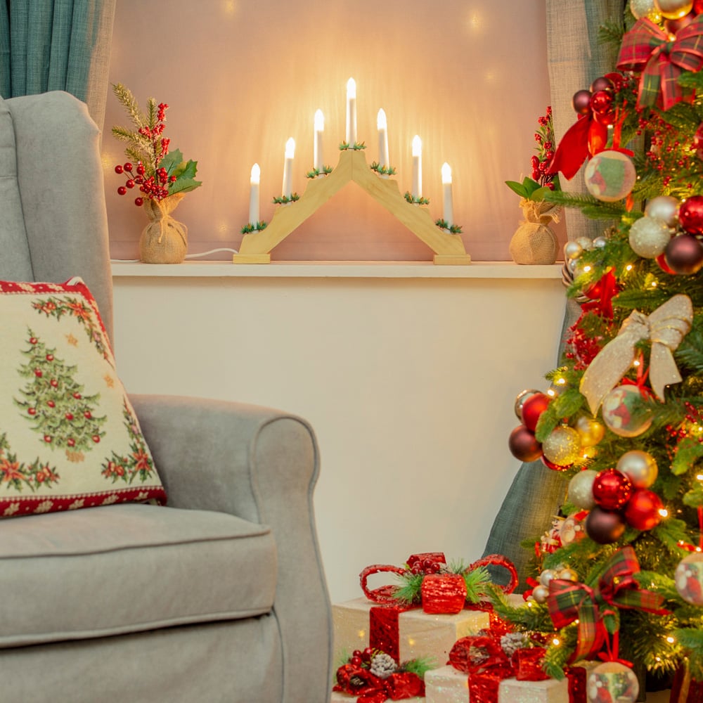 The Christmas Workshop 7 LED Pine Wooden Candle Bridge Light Image 7