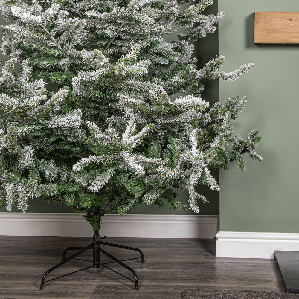 Samuel Alexander Snowy Green and White Everlands Liberty Spruce Artificial Christmas Tree 8ft Image 6