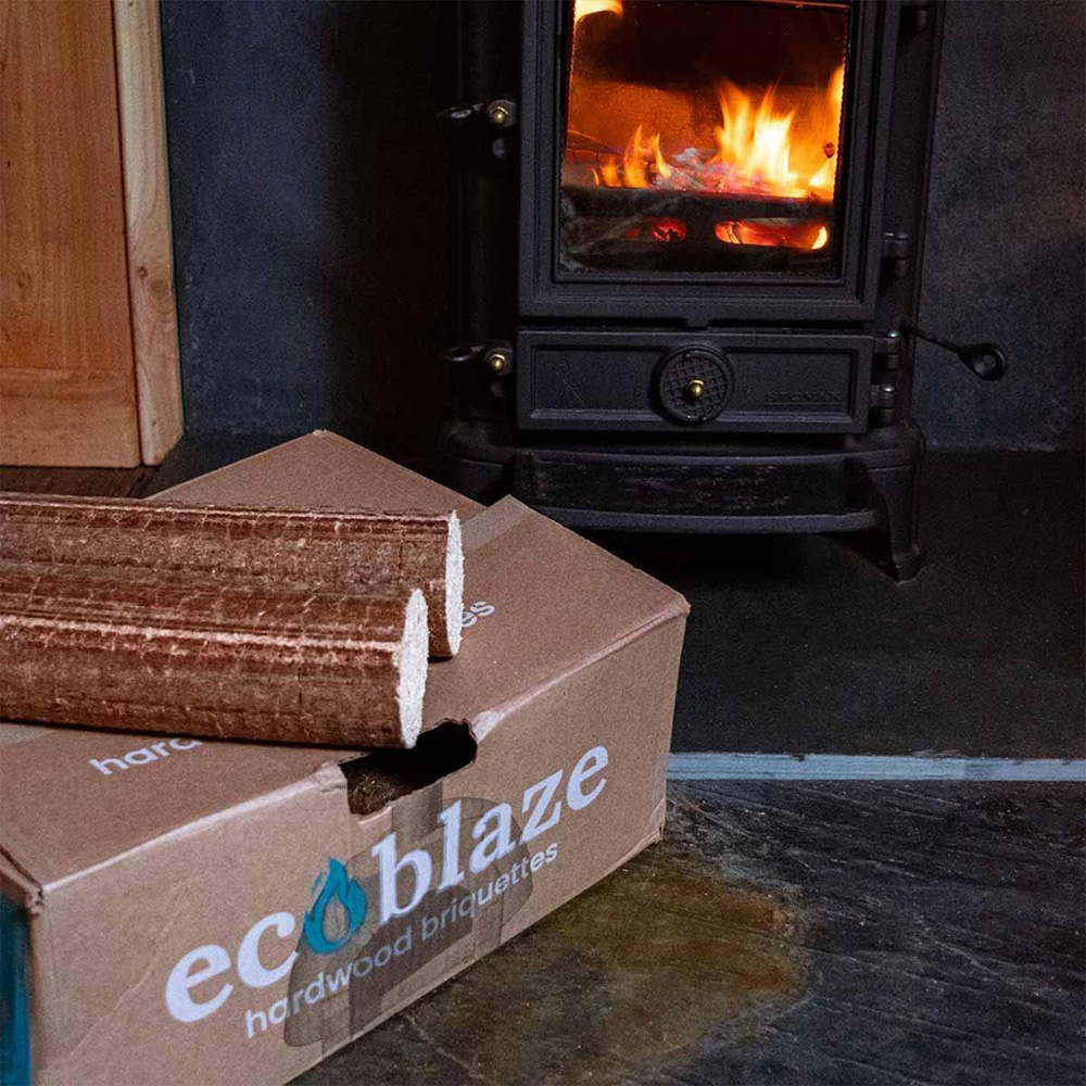 Ecoblaze Hardwood 80 Briquettes 13.9 Kg 8 Pack Image 4