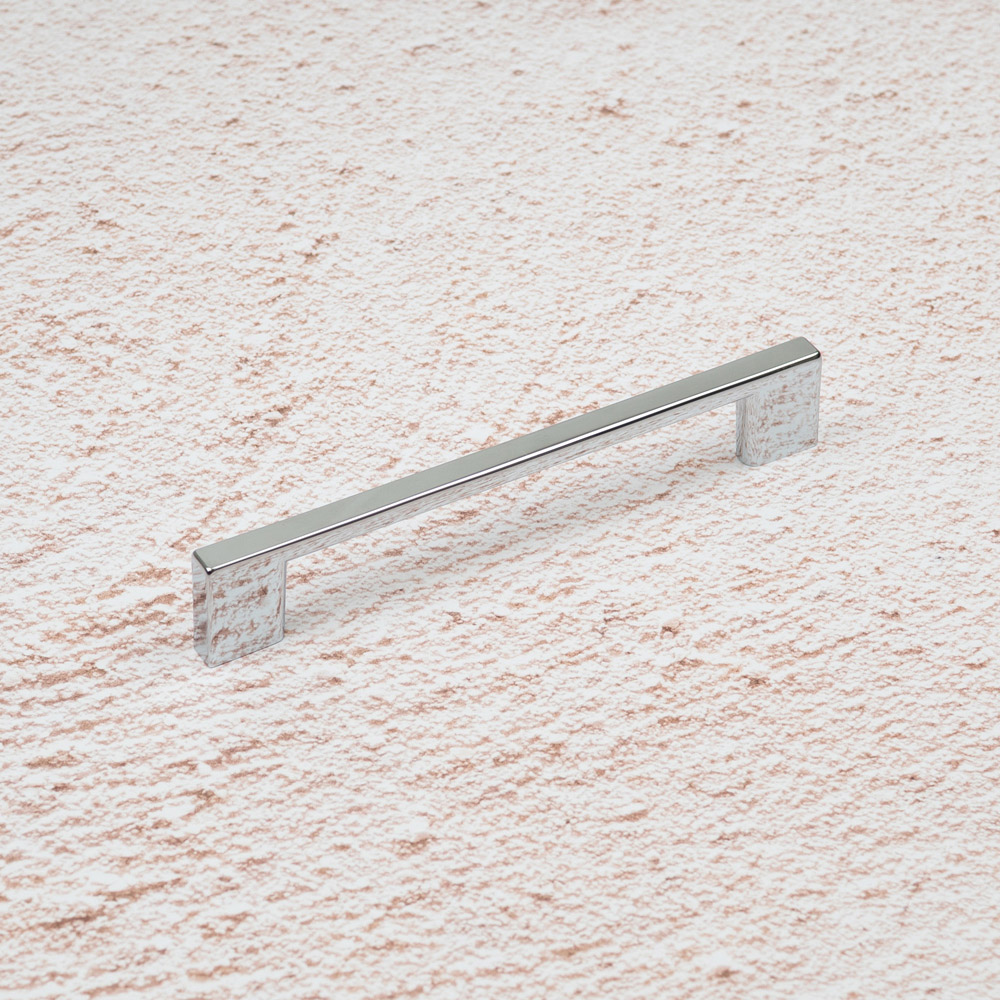 Handle & Home Polished Chrome Square D Handle 128mm Image 3