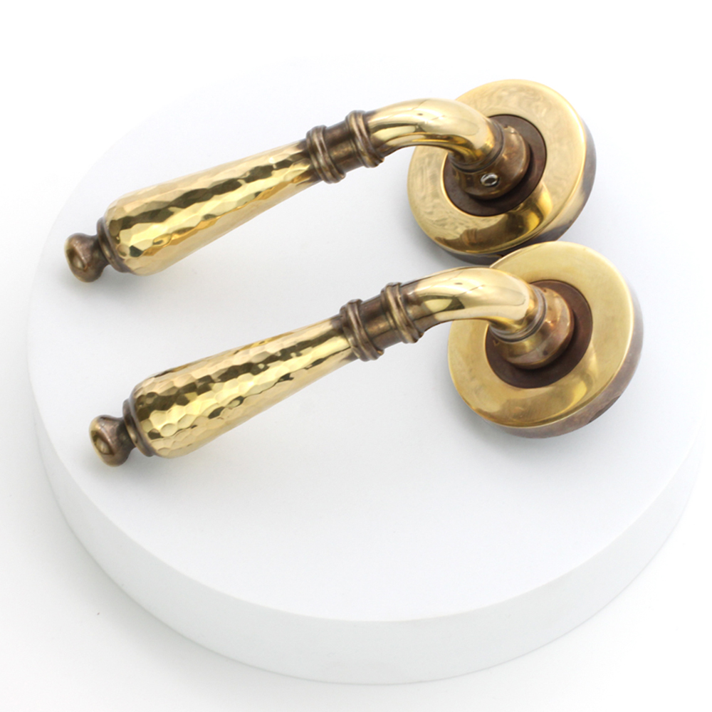 Spira Brass Hammered Hazel Aged Brass Lever On Rose Door Handle 2 Pack Image 3