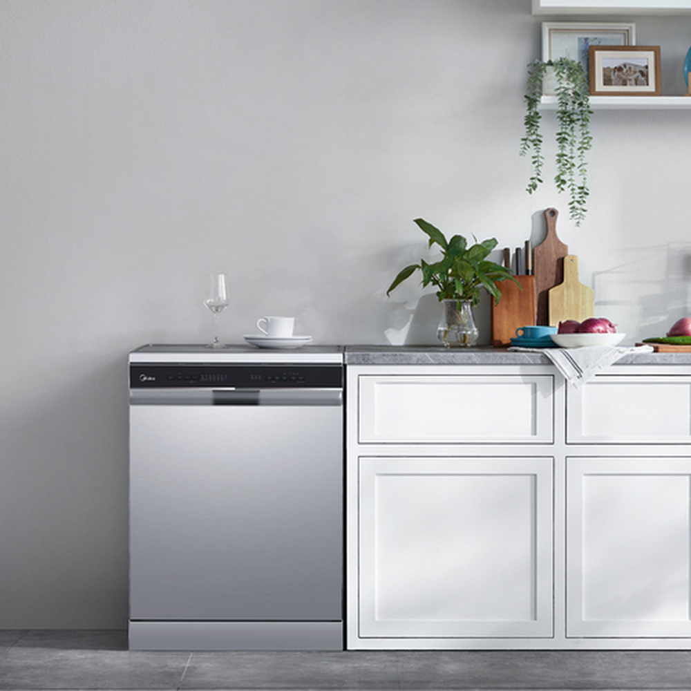 Midea MDWEF1433D(SS)-WG Silver 14 Place Freestanding Full-Size Dishwasher Image 2