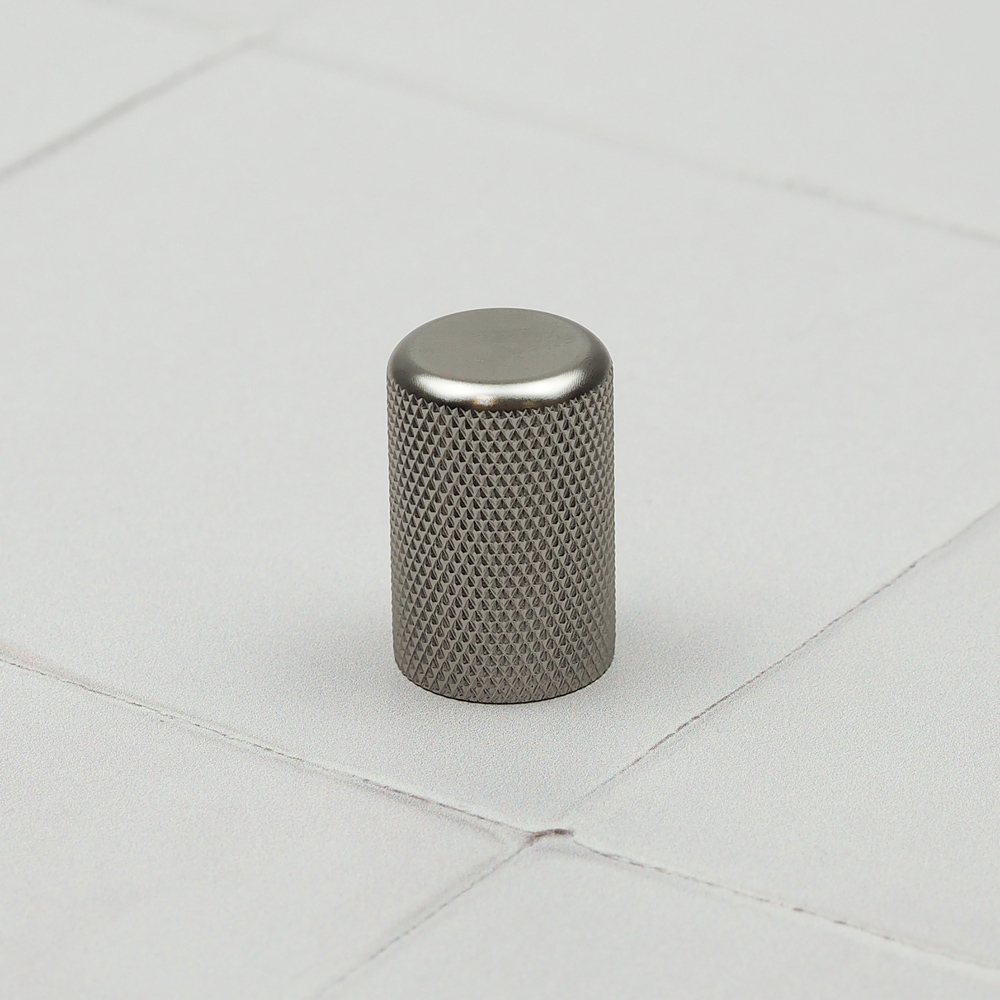 Handle & Home Brushed Nickel Knurled Knob 18mm Image 3