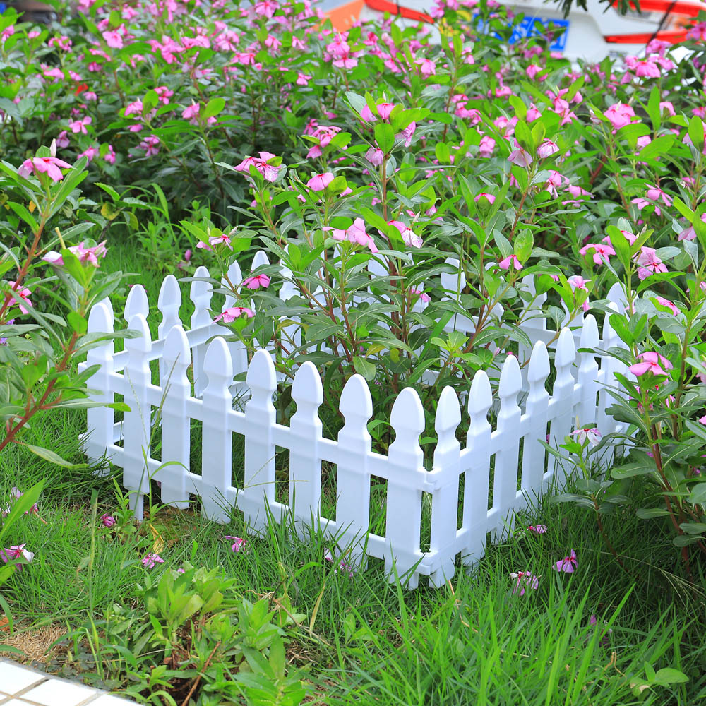 Living and Home White 1 x 0.7ft 4 Pack Plastic Picket Garden Fencing Panels Image 8