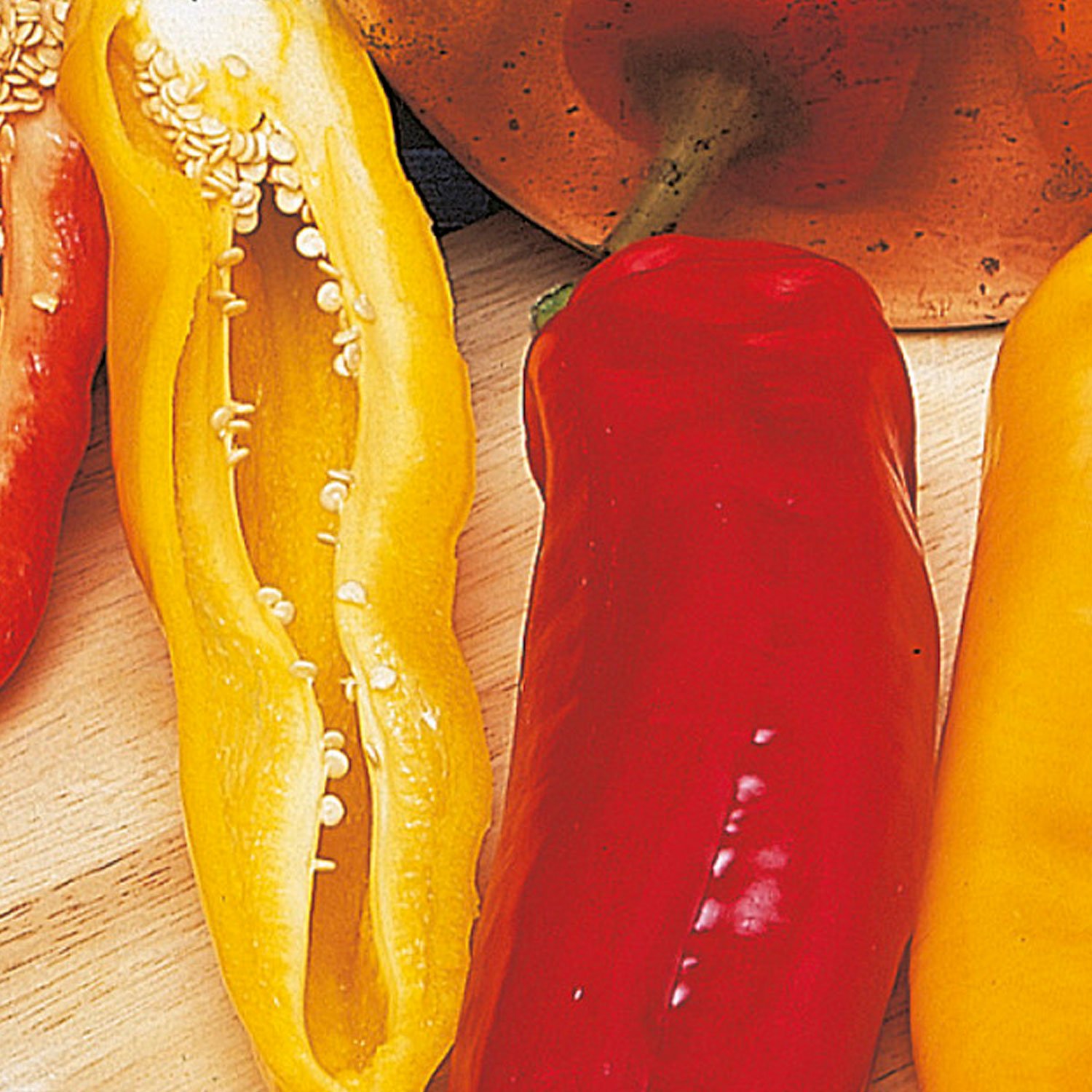 Johnsons Corno Di Toro Mixed Sweet Pepper Seeds Image 1