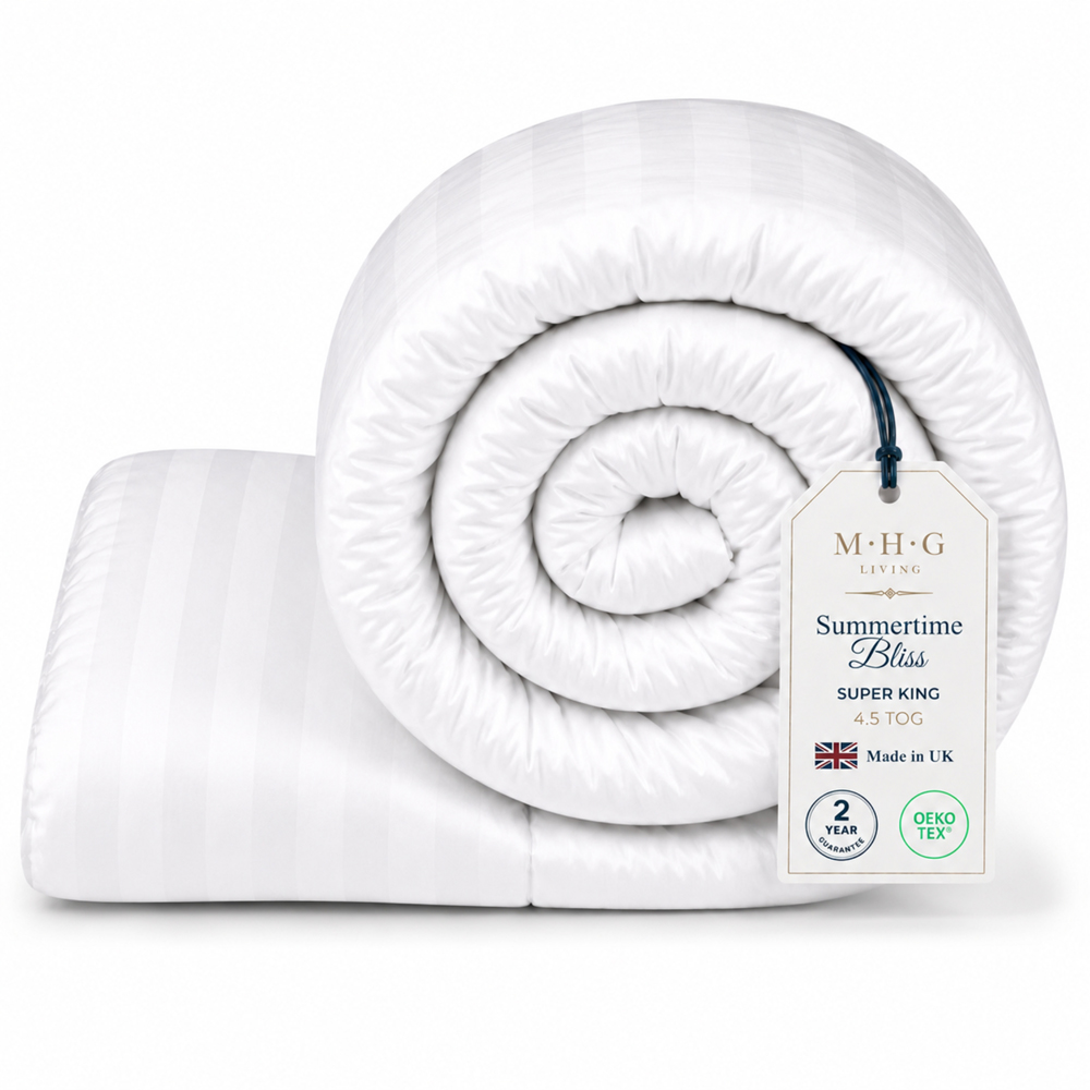 MHG Living Super King Size White Striped Summer Lightweight Hollowfibre Duvet 4.5 Tog Image 3
