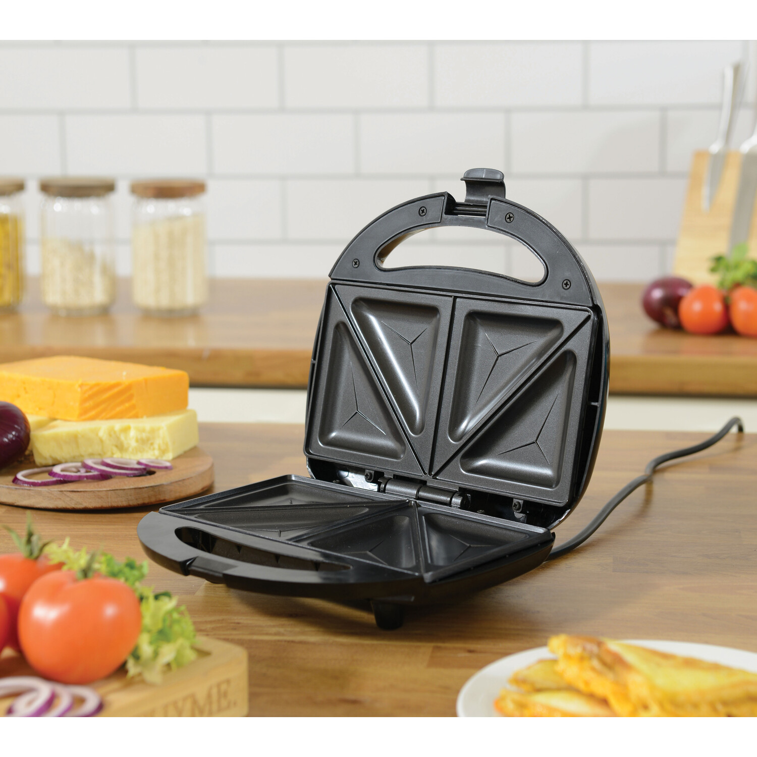 Non Stick Sandwich Maker Image 4
