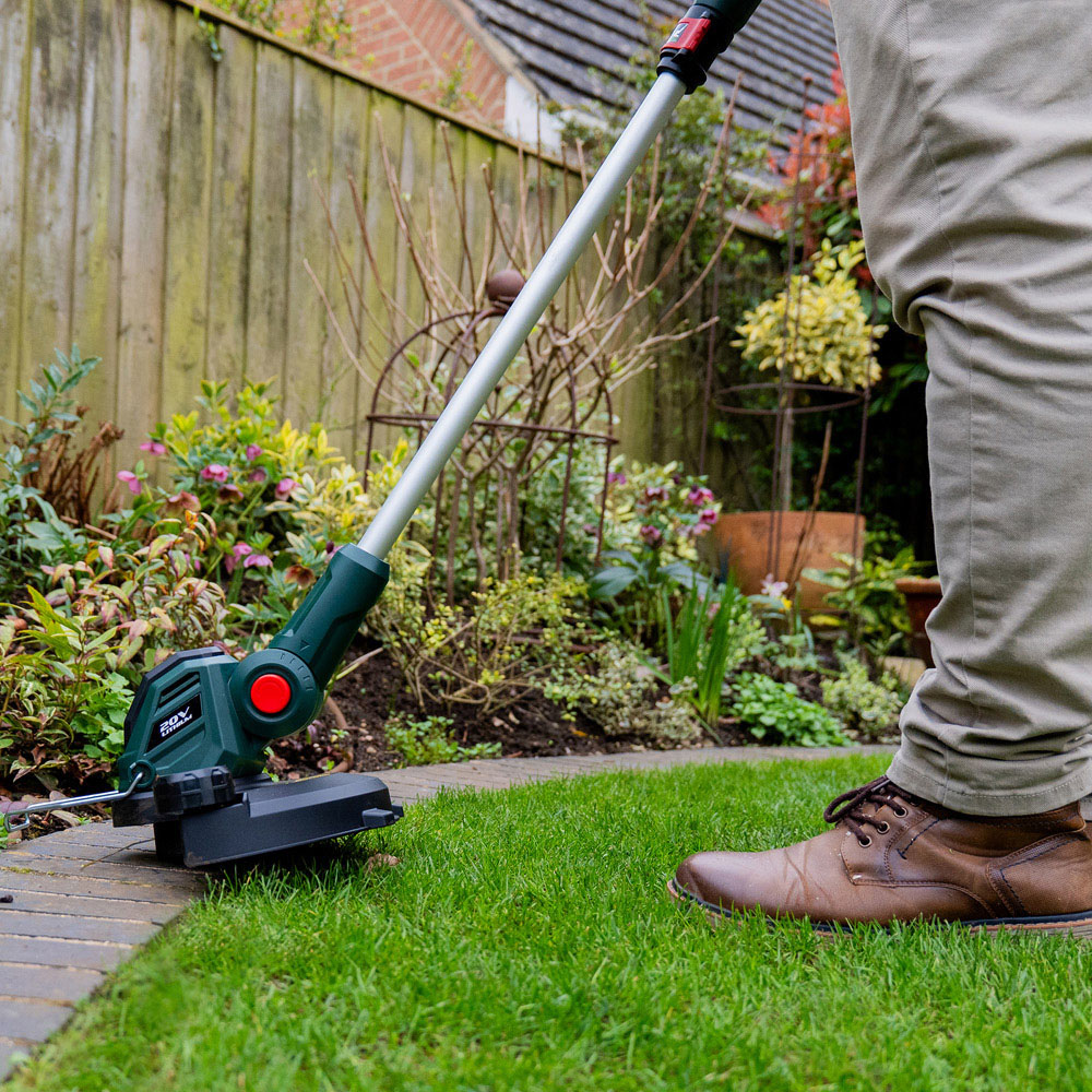 G J Handy Webb WEV20LTB2 20v 30cm Cordless Line Trimmer Image 2