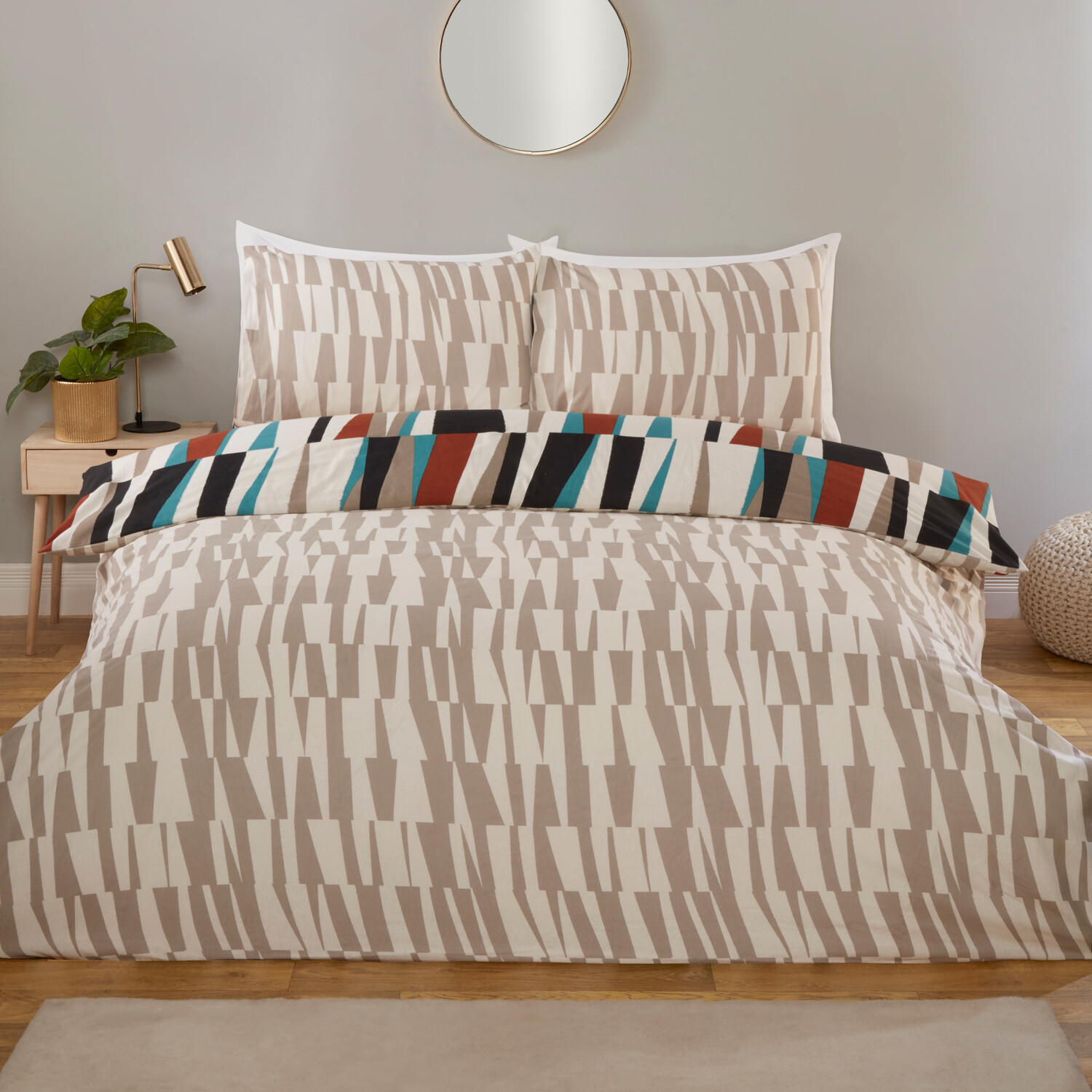 Ezra Geometric Duvet Set Beige Superking Image 2