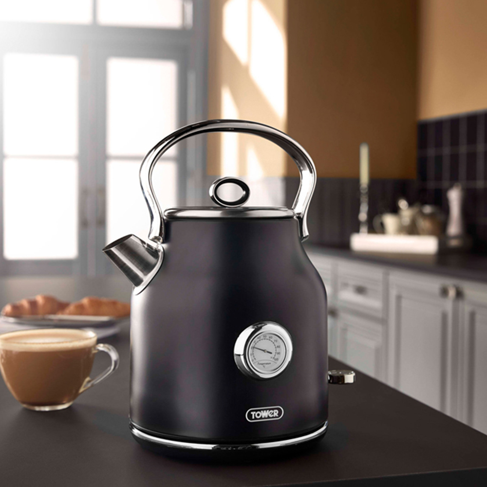 Tower Renaissance EEJB176 Black 20L Microwave with 4 Slice Toaster and 1.7L Kettle Set Image 4