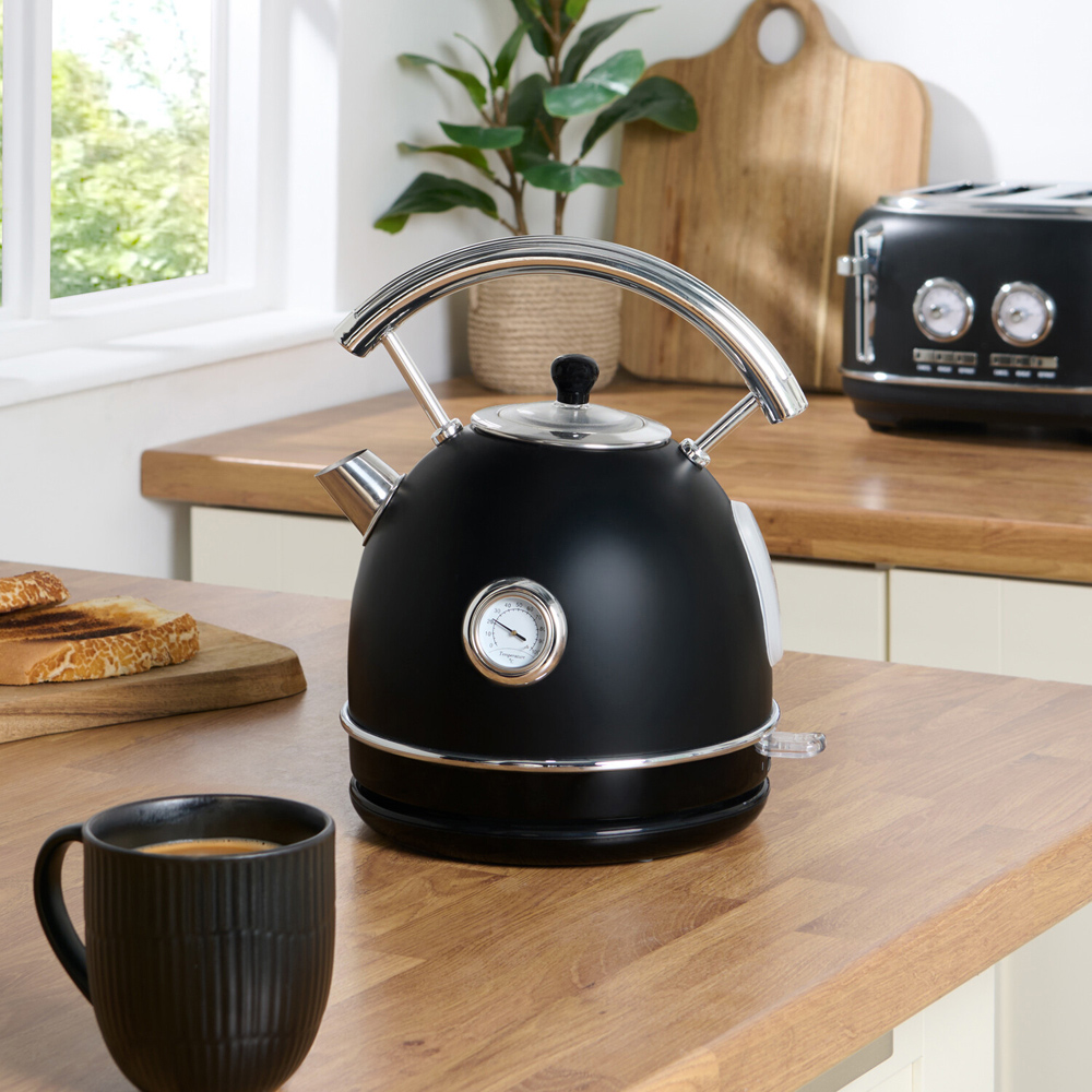 Kitchen Master Retro Kettle Black Image 2