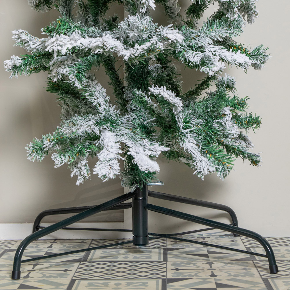 Samuel Alexander Single Door Snow Flocked Christmas Tree Flat Top Arch with 2000 Tips 8ft Image 7