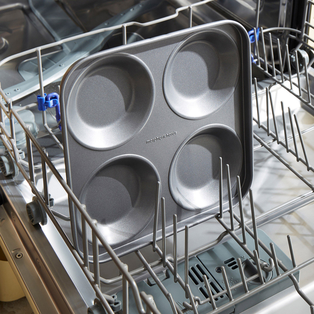 Morphy Richards Yorkshire Pudding Tray with Oven Tray and Roasting Tin Image 8