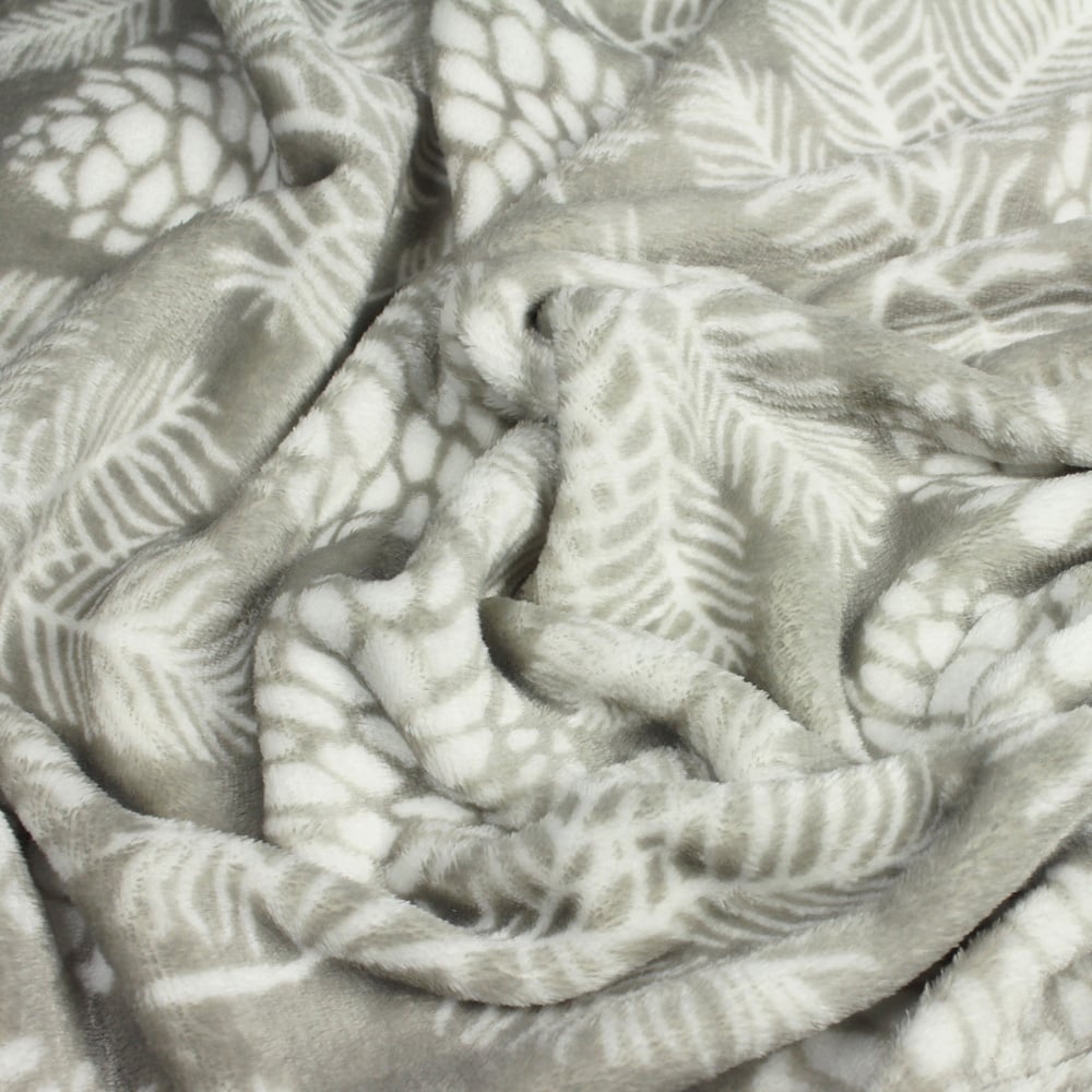 furn. Irwin Stone Woodland Fleece Throw 140 x 180cm Image 2