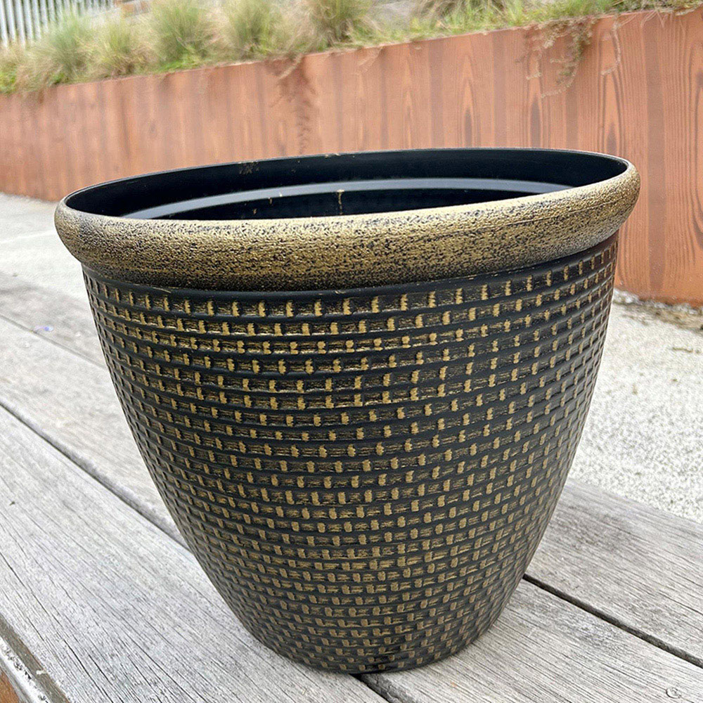 Gr8 Garden Cromarty Gold Plastic Round Plant Pot 36cm 2 Pack Image 4