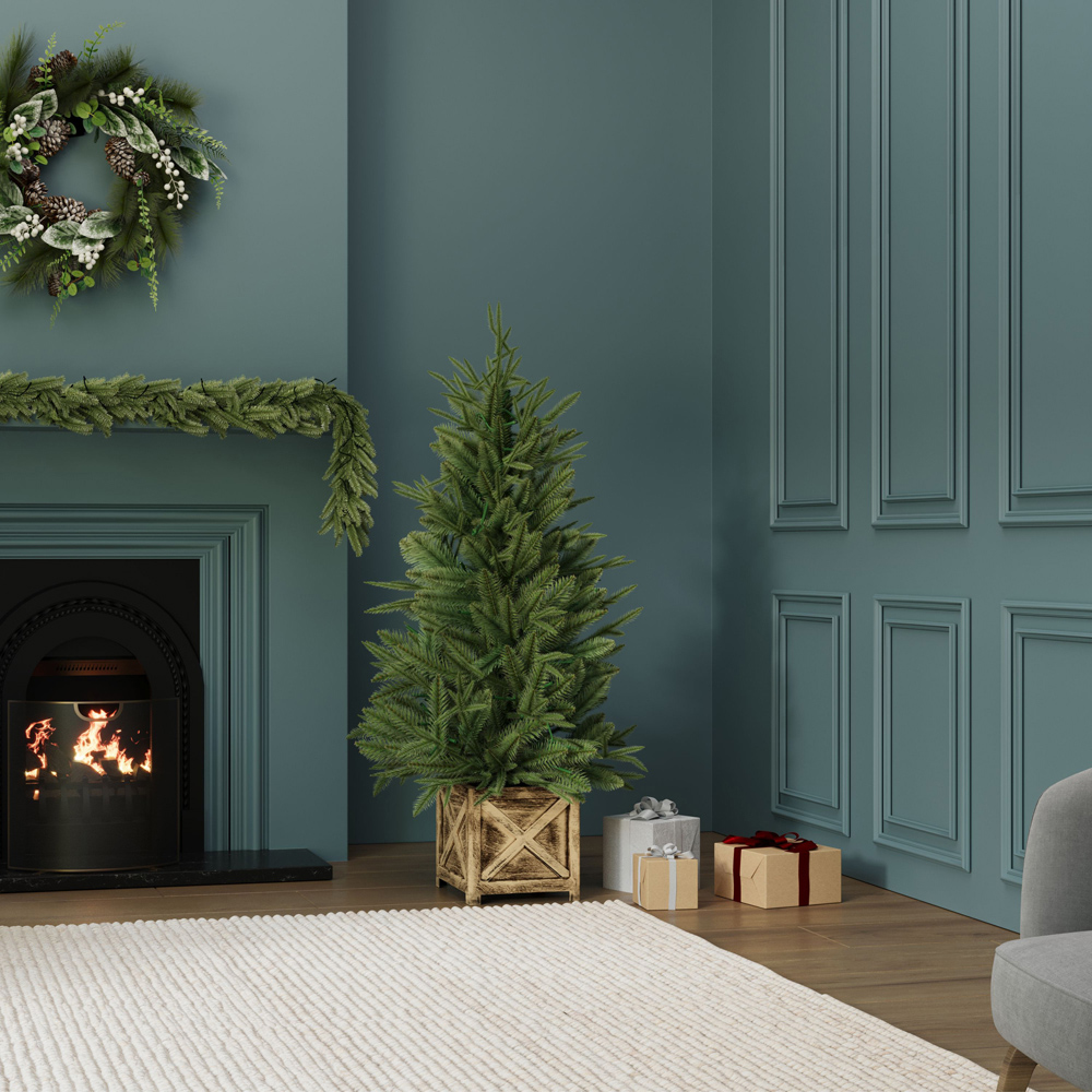 Charles Bentley Luxury Pre-Lit Faux Christmas Tree 4ft Image 7