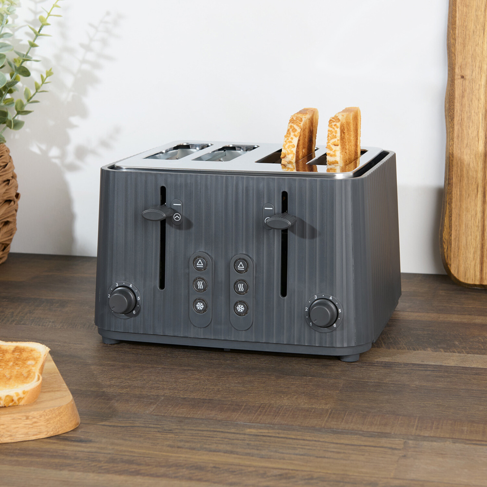 Kitchen Master Ribbed 4 Slice Toaster Charcoal Image 2