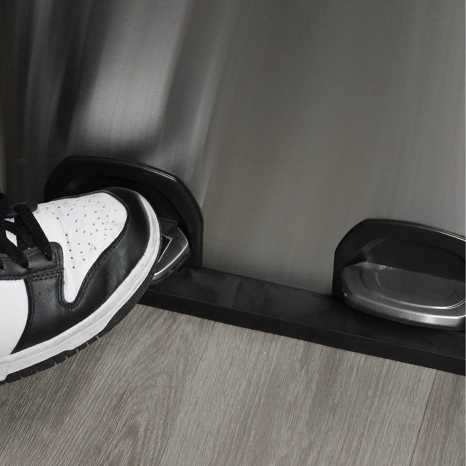 Chrome Double Bucket Stainless Steel Bin 40L Image 4