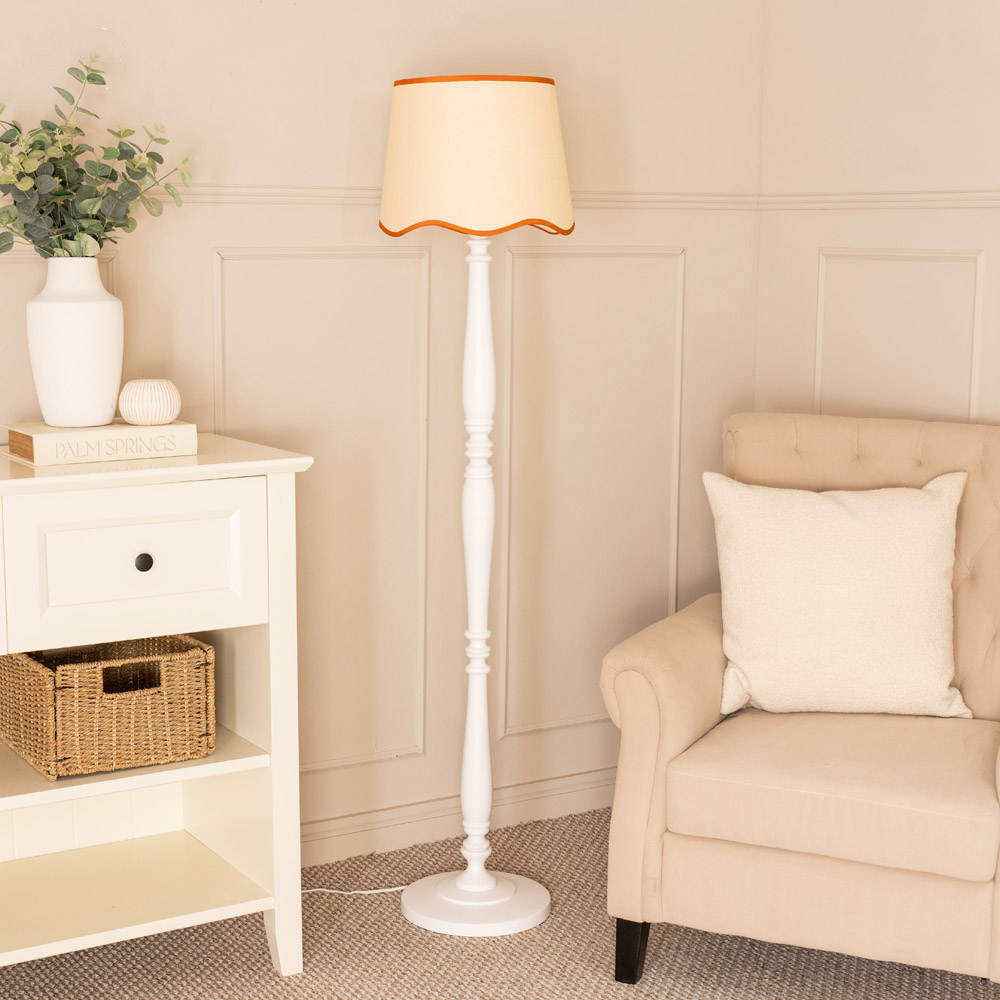 ValueLights Victoria Scallop Rust Edge Shade White Wood LED Floor Lamp Image 5