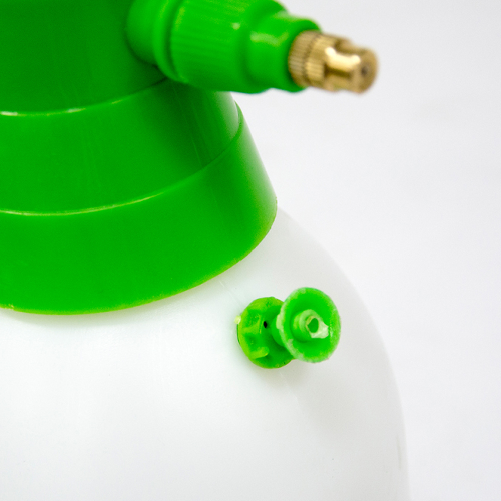 The Handy Pump Sprayer 2L Image 2