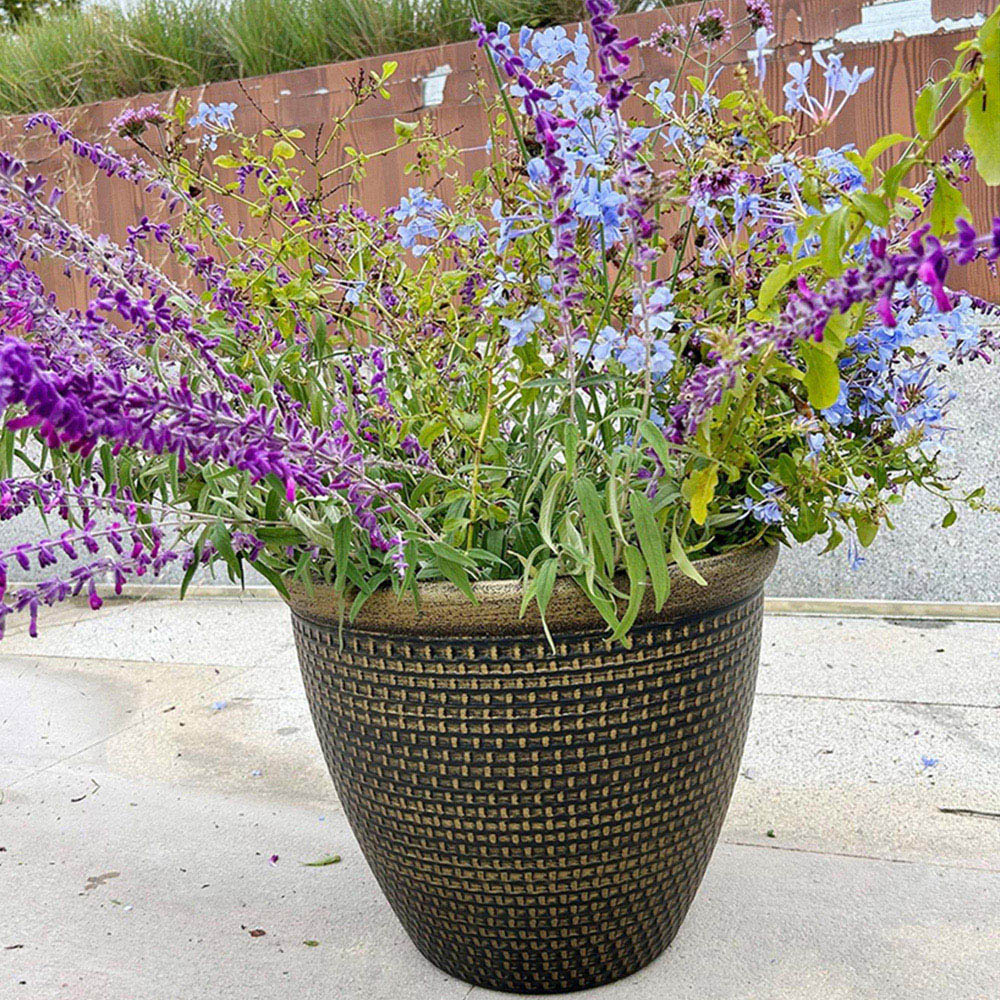 Gr8 Garden Cromarty Gold Plastic Round Plant Pot 36cm 2 Pack Image 2