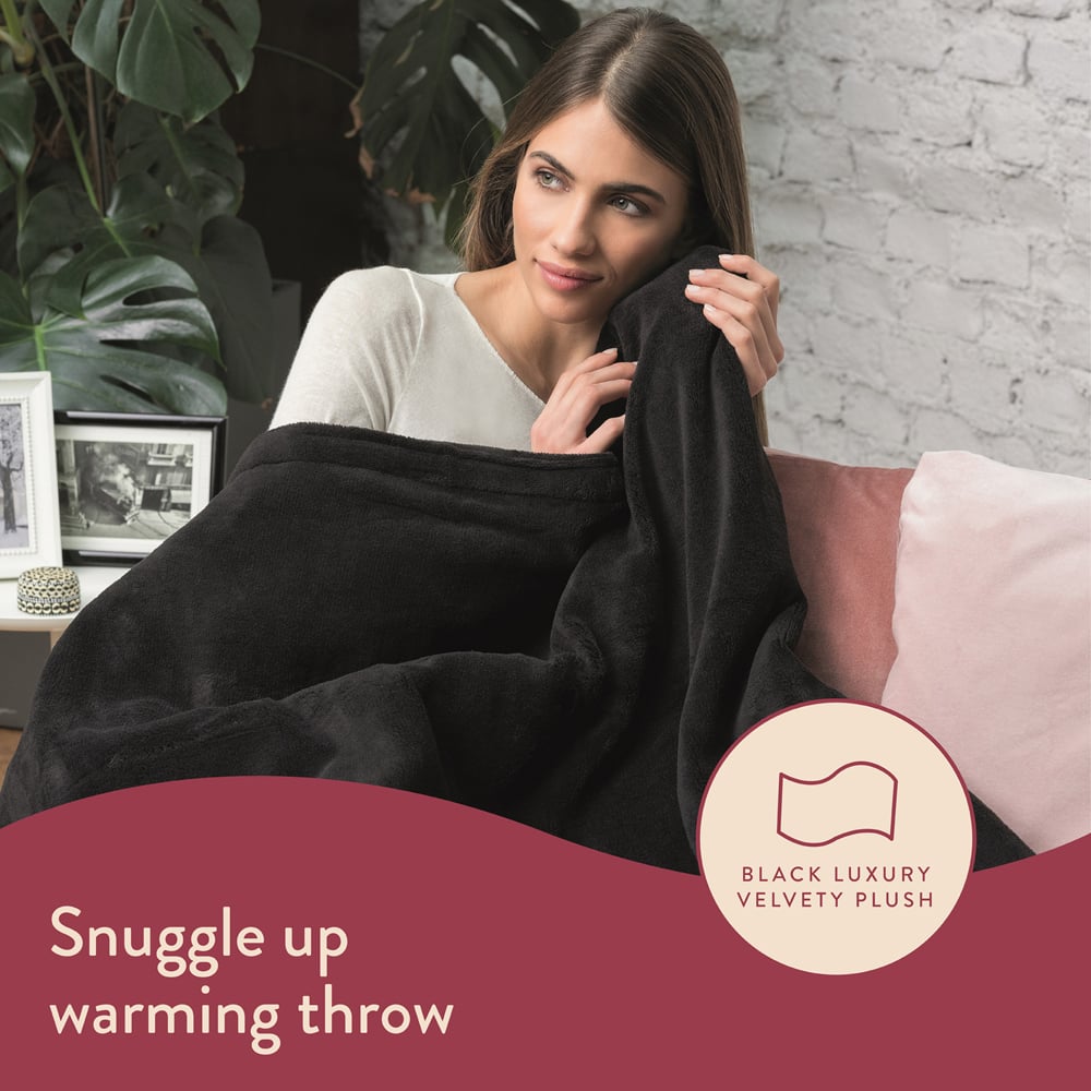 Dreamland Snuggle Up Black Velvet Heated Throw 120 x 160cm Image 4
