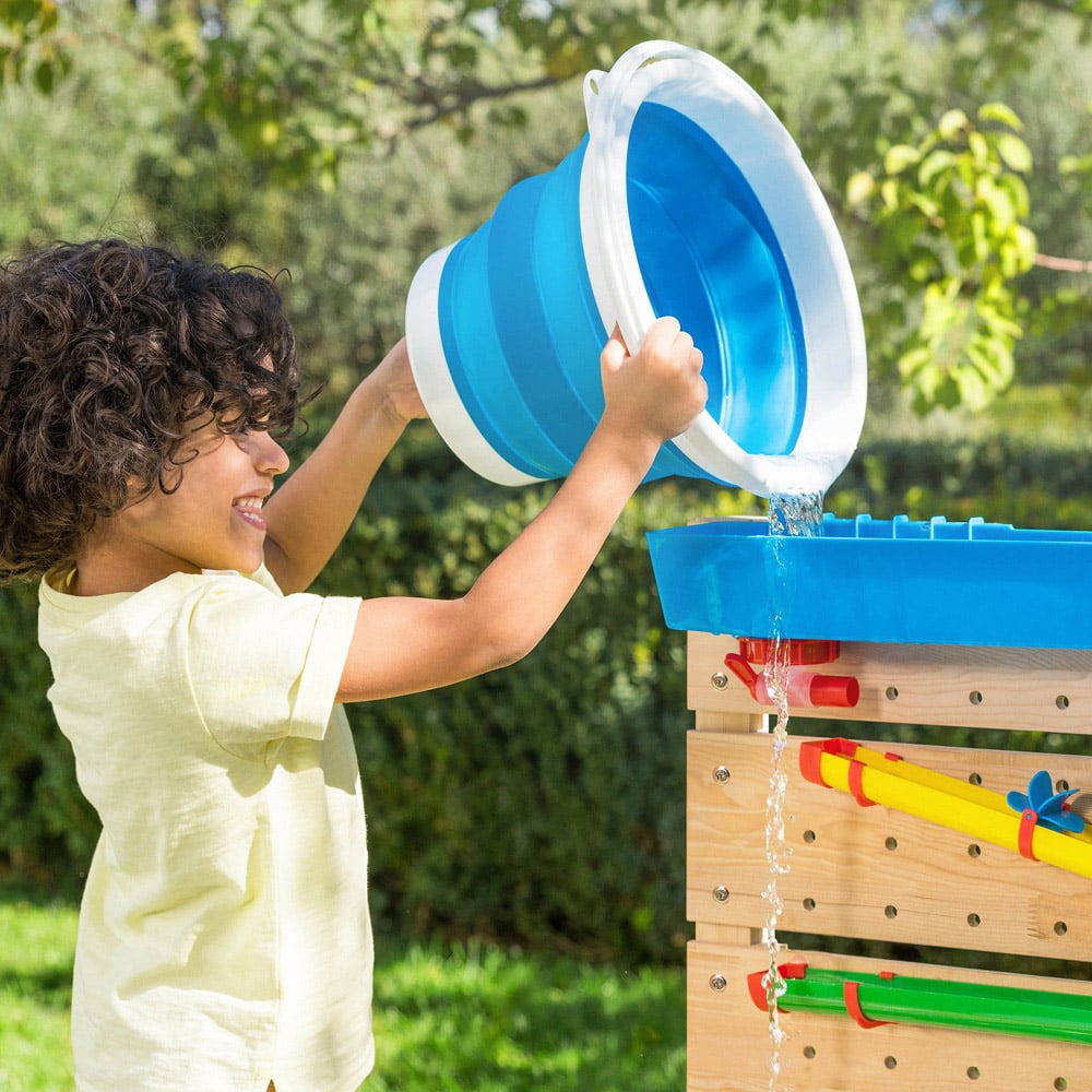 Playhouse Water Wall Image 7