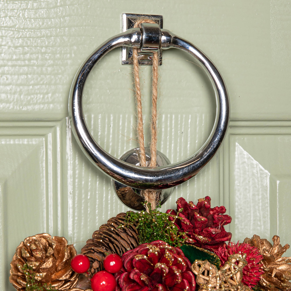 Samuel Alexander Red Wreath with Berries and Pinecones 30cm Image 7