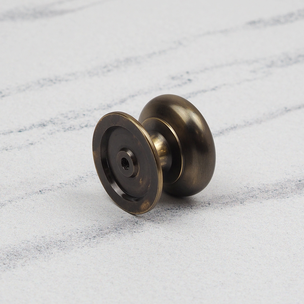 Handle & Home Antique Brass Knob 38mm Image 4
