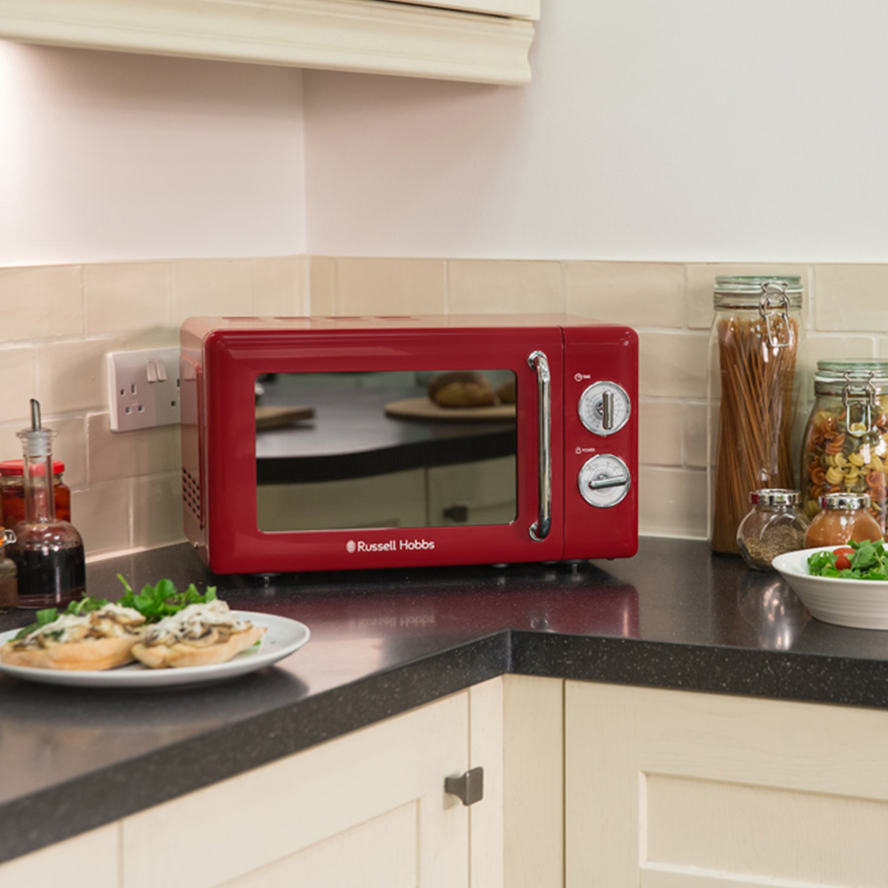 Russell Hobbs RHRETMM705R-N Retro Red 17L Compact Manual Microwave 700W Image 5
