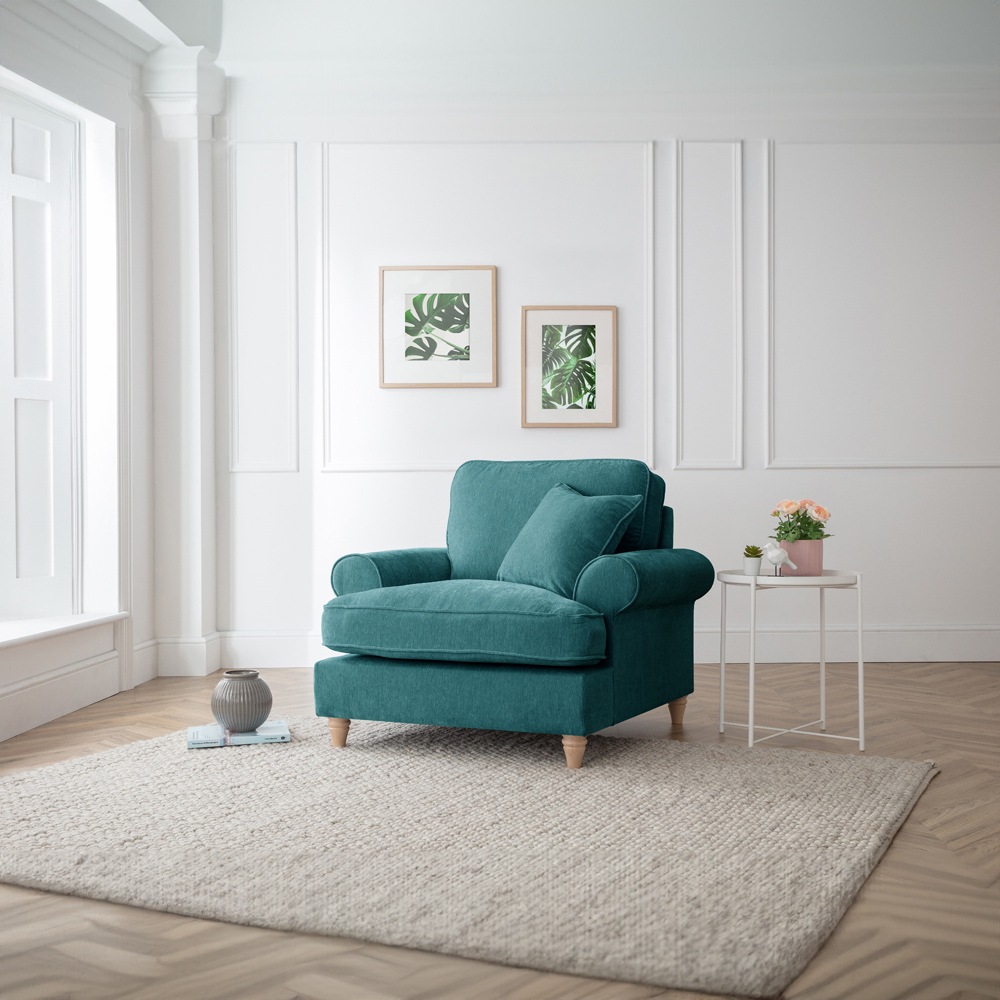 The Victoria Emerald Armchair Image 4