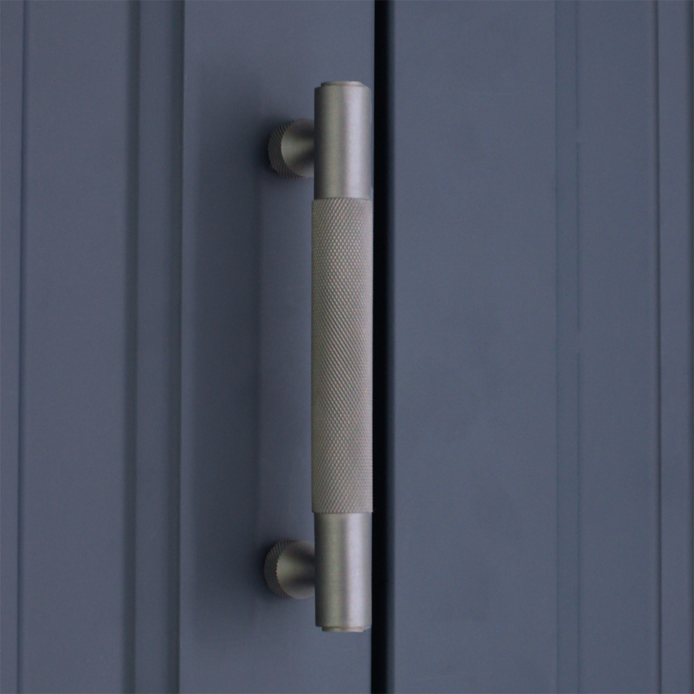 Spira Brass Gunmetal Grey Knurled Bar Handle 160mm Image 2