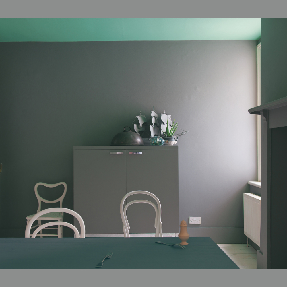 Farrow & Ball Interior Wood and Metal 272 Plummett Flat Eggshell Paint 5L Image 4