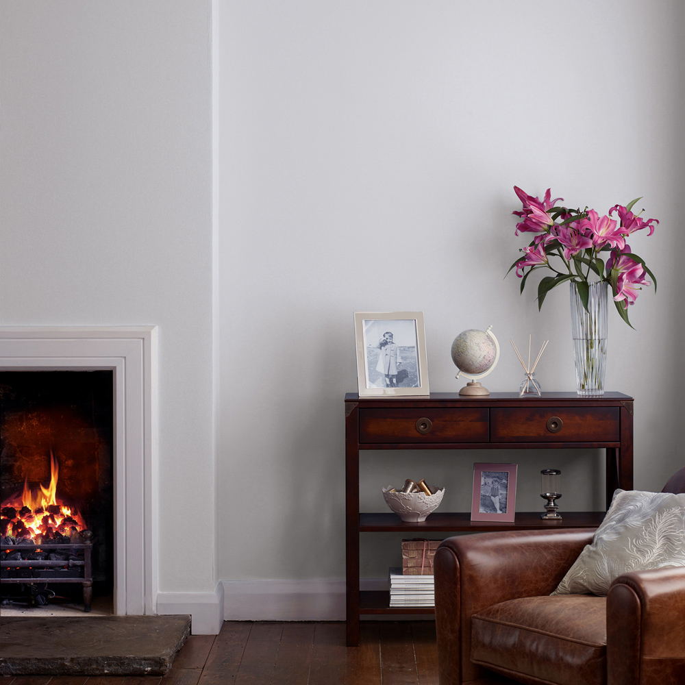 Laura Ashley Lining Paper Wallpaper Image 3