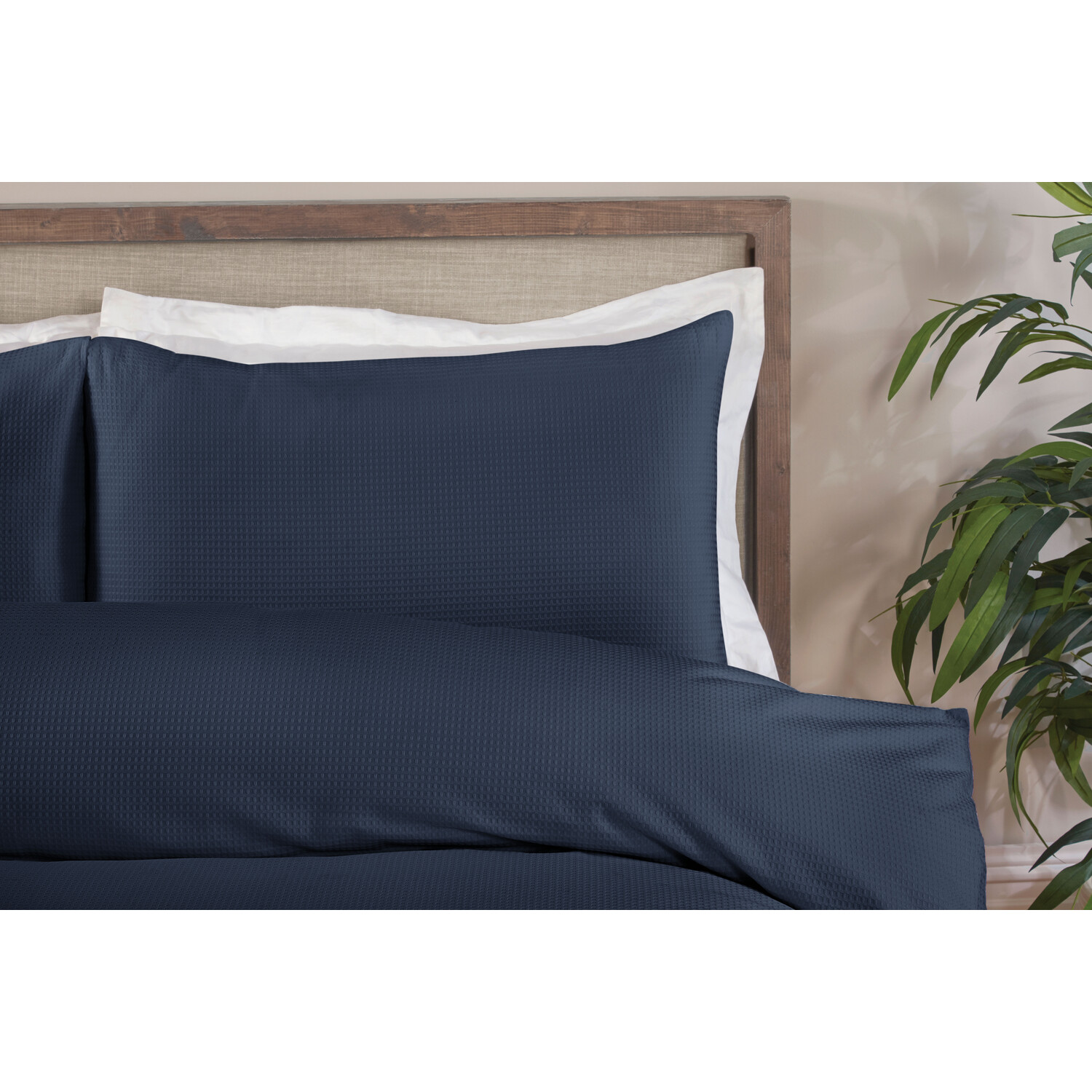 Divante Belgravia King Size Navy Waffle Duvet Set Image 3