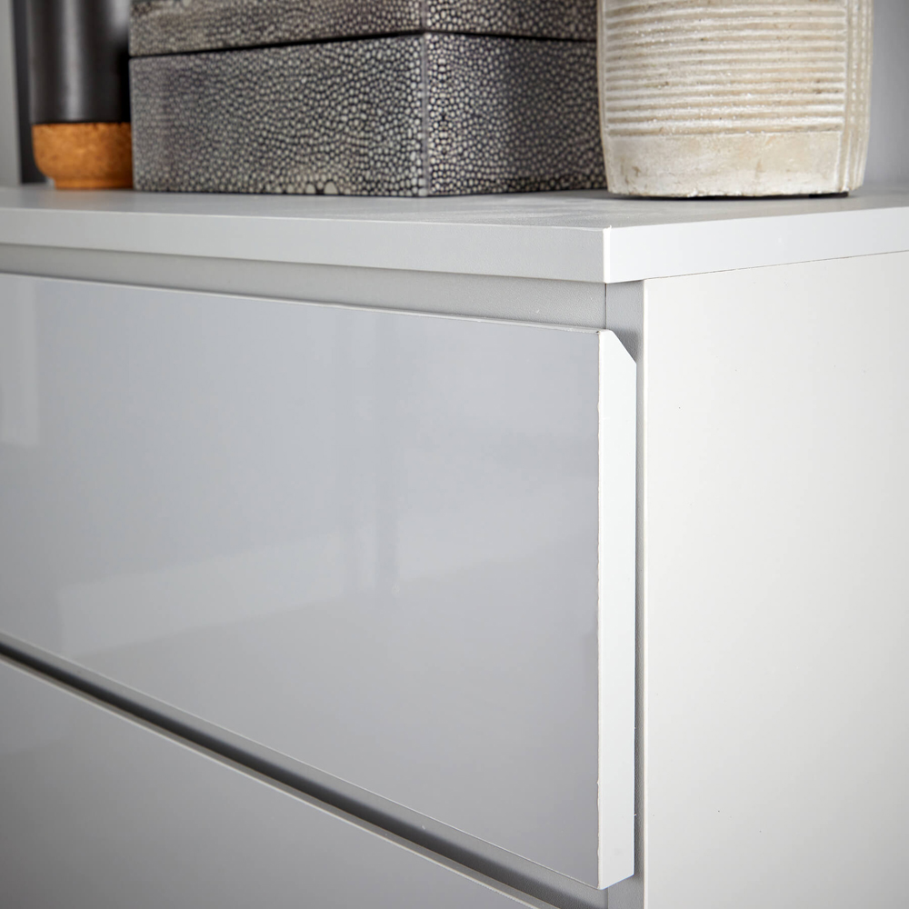 Home Source Lugano 4 Drawer Grey Chest of Drawers Image 3